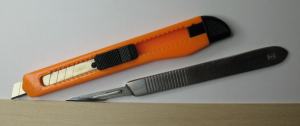Utility knife vs scalpel